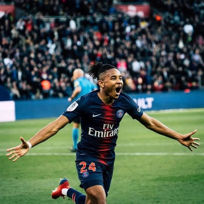 包含犹他爵士训练开放日；冲刺阶段伤情更新引欢呼；欧冠在即；训练强度明显提升的词条