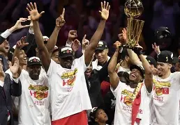 社区盾赛程吃紧，多伦多猛龙清晨状态回暖，目标明确，训练强度明显提升的简单介绍